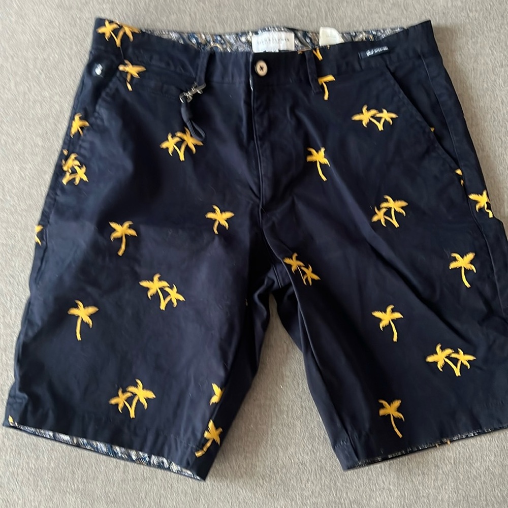 SOLD on ebay. Denim & Flower Tropical 🏝️ Palm Tree Print Short